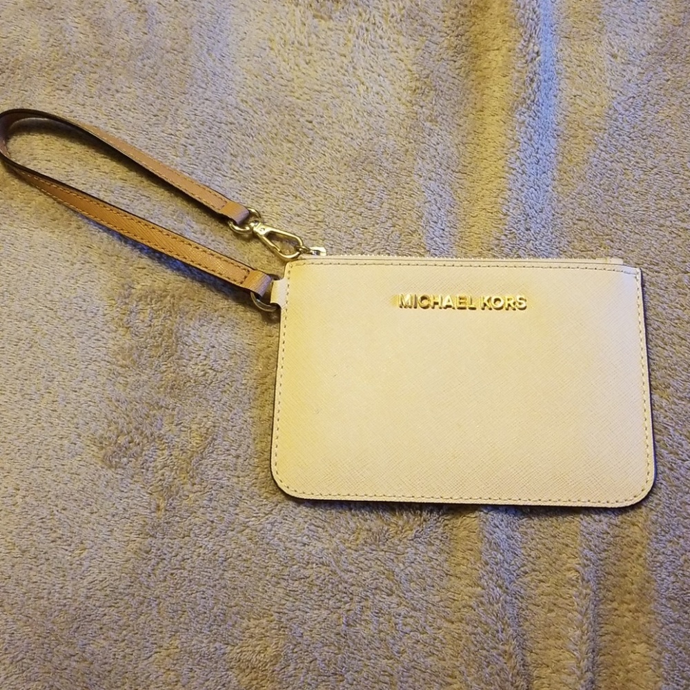 Michael kors wristlet